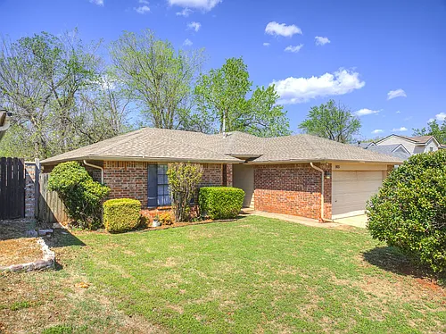 905 Valley Ct Photo 1