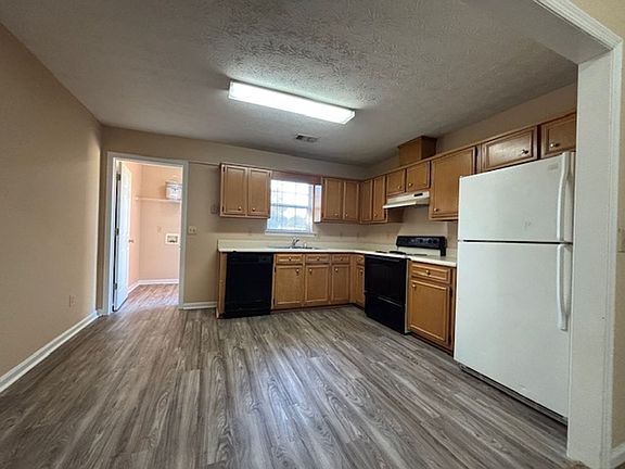 4th image of 1502 Lee Road 427 #8