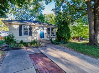 5 Briarwood Ave, Bloomington, IL 61701