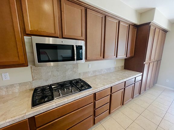 5th image of 6812 Kenton Pl