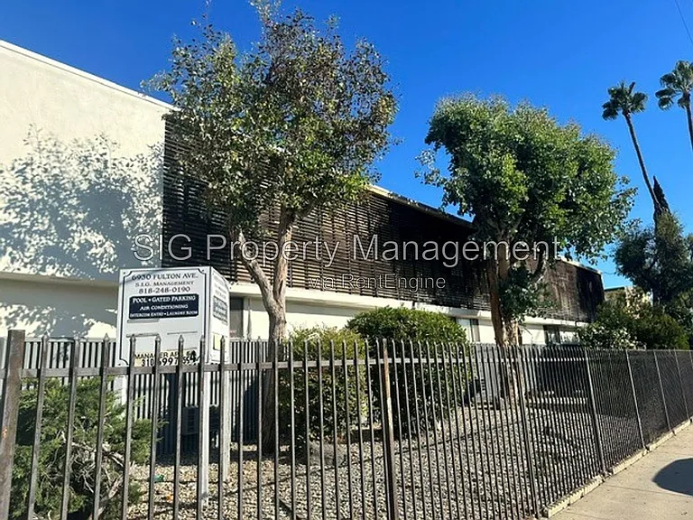 6930 Fulton Ave — Photo 15