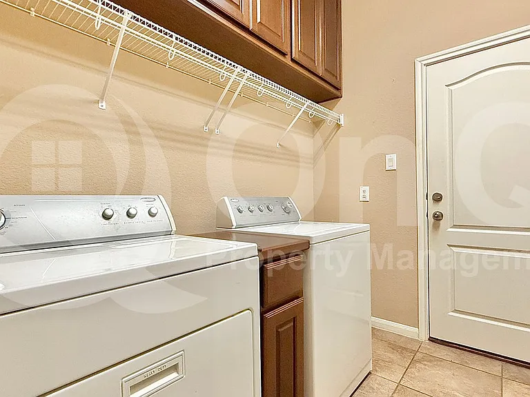 1621 Liberty Oaks Blvd — Photo 9