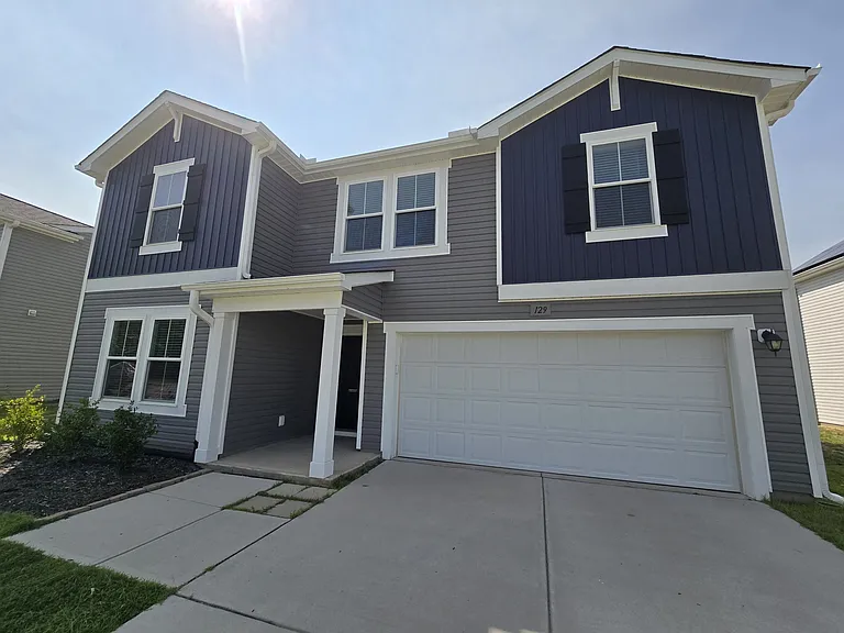 129 Maple Tree Ln — Photo 1
