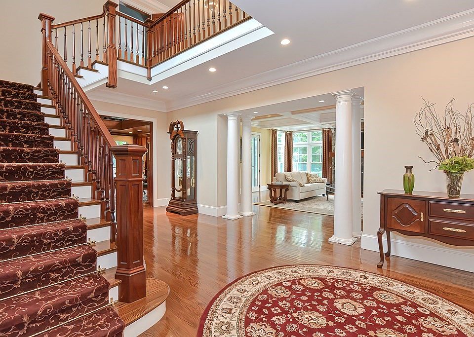 1458 Quaker St, Northbridge, MA 01534 Zillow