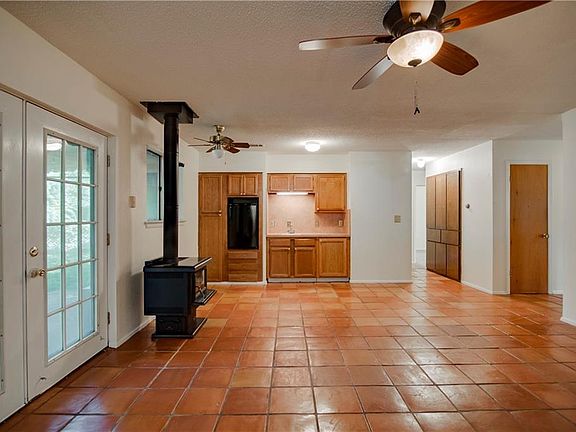 4th image of 1741 Glenwick Ln