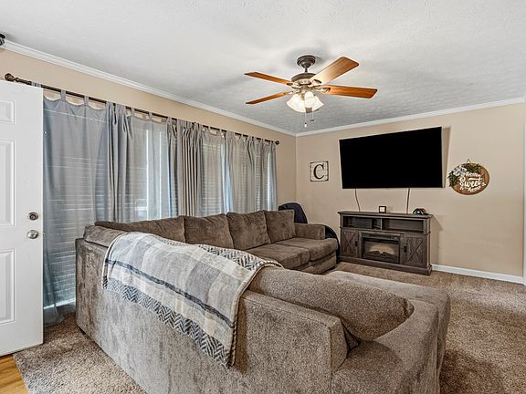 4th image of 5823 Ventura Dr