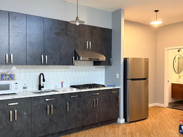 468 Hart Street image 1 of 5