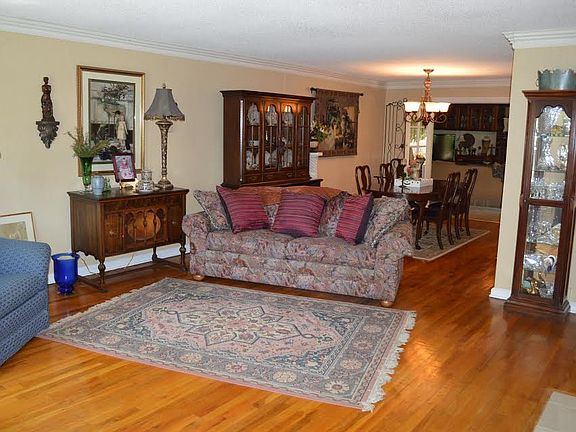 Living room open to Dining 