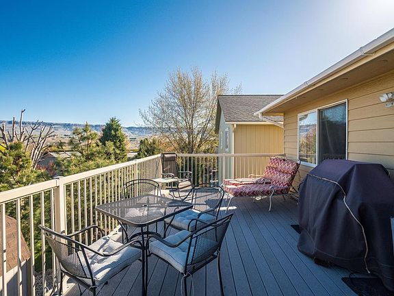 deck with Mountain View