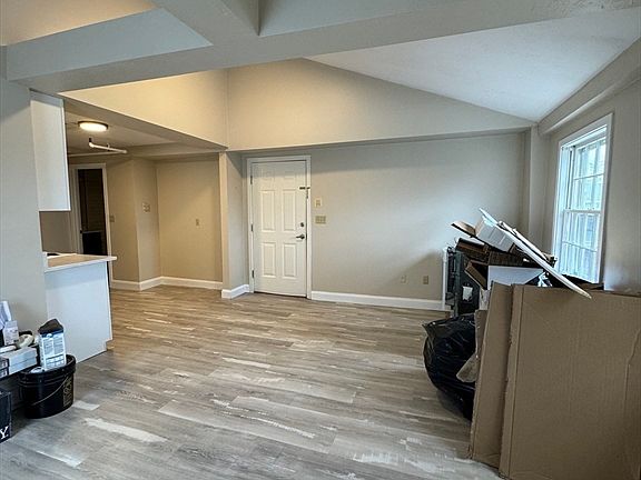 5th image of 52 Washington St #9