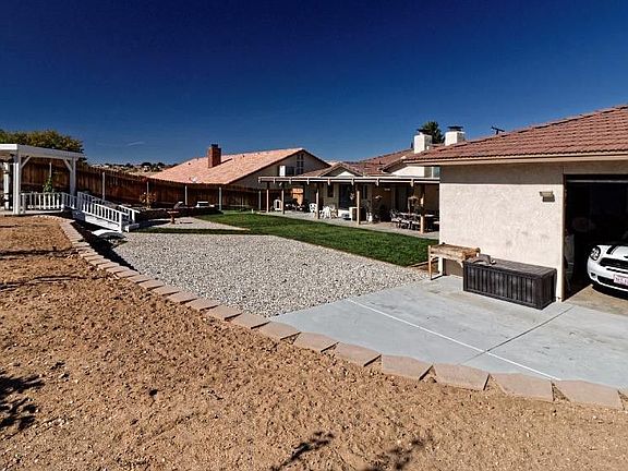 3rd image of 18025 Palm Ave