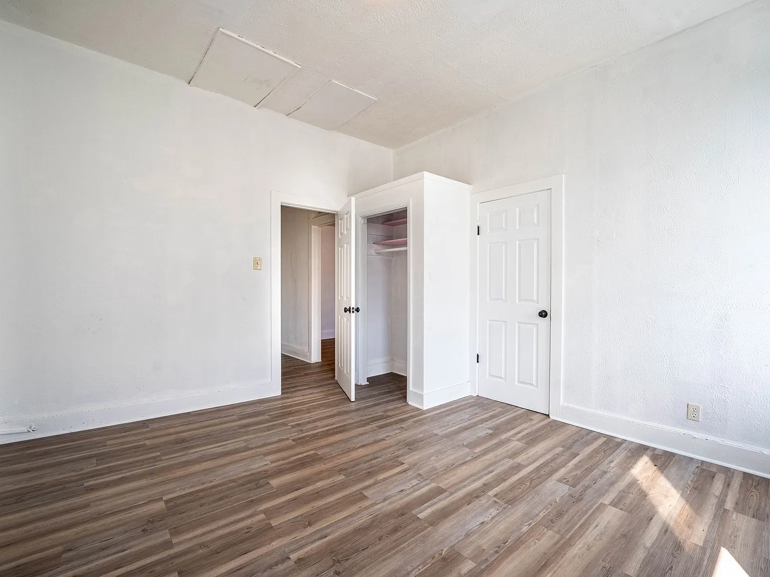 2 bed, $2,000 — Photo 2