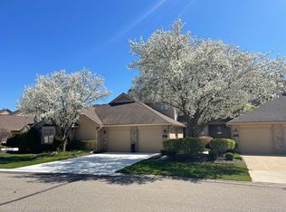 18168 Blue Heron Pointe Dr, Northville, MI 48168
