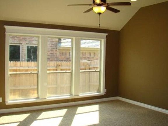 4th image of 521 Christian Ln