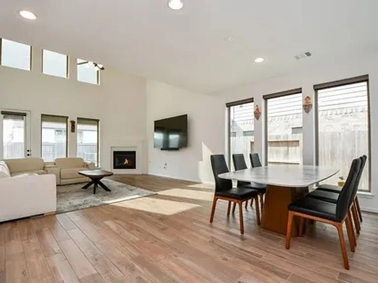 10423 Mira Terace Trl — Photo 11