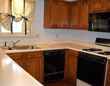 4th image of 5526 Beverly Ct