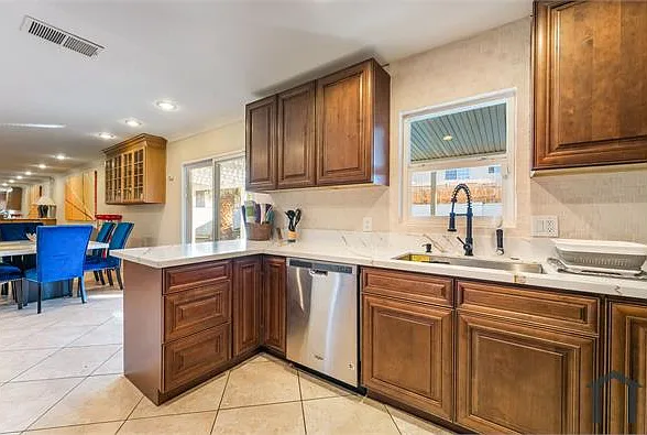 2419 Vegas Valley Dr — Photo 14