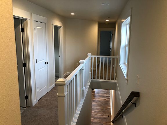 5th image of 230 Canby St