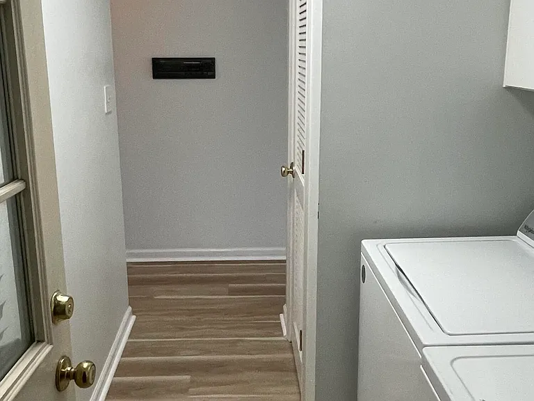 480 Saltaire Dr SW — Photo 41