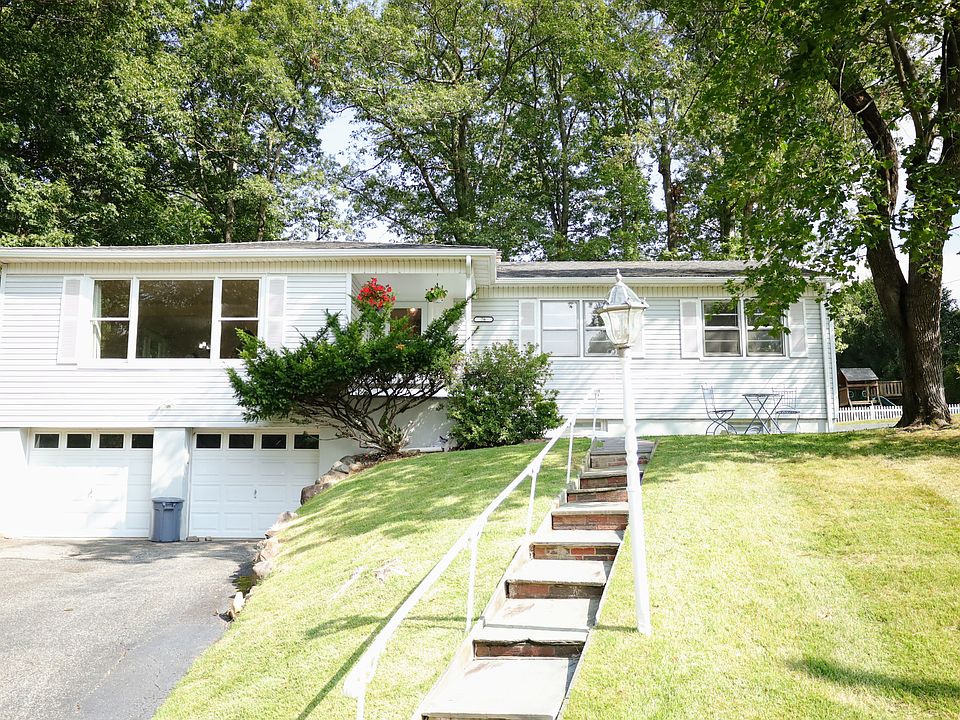 1st image of 76 Hazelwood Ave #76