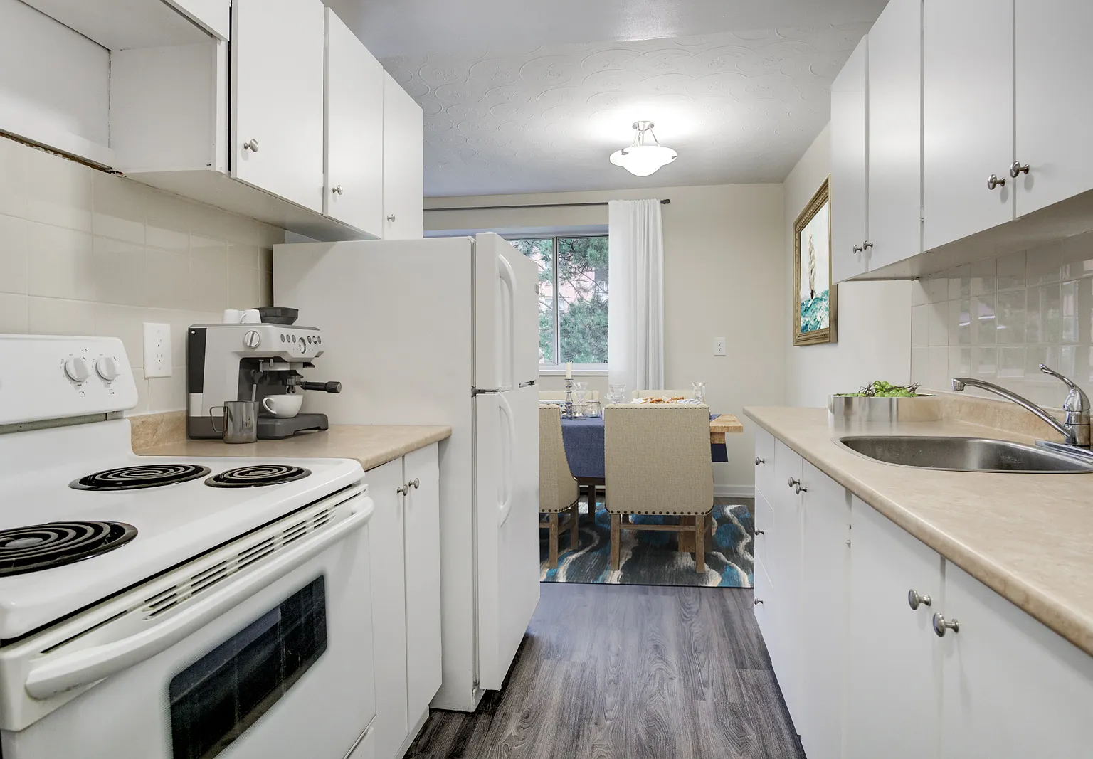 53 McMurchy Avenue North — Photo 1