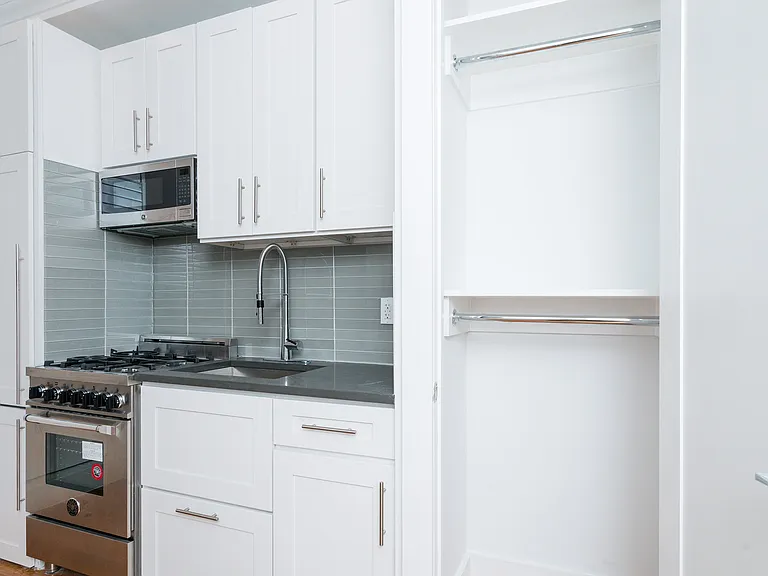 309 Washington Ave #A7 — Photo 3