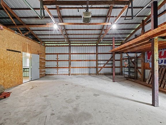5th image of 205 E Holloway St