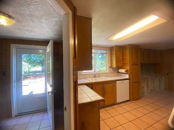 3rd image of 3702 83rd Ave SE