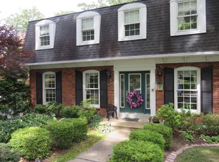 8932 Burntoak Dr, Saint Louis, MO
