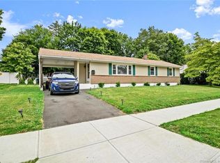 101 Morgan Ln, Hamden, CT 06514