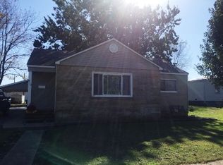 810 W Center St, Fairfield, IL 62837