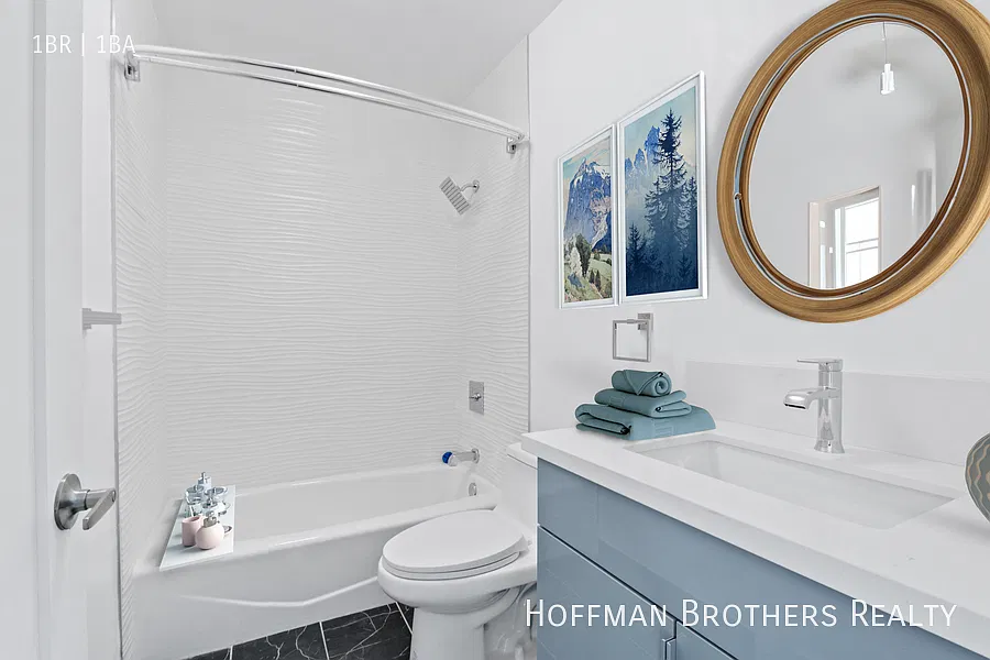 Westlake Apartment Near Downtown, Transit & Everyday City Conveniences — Photo 4