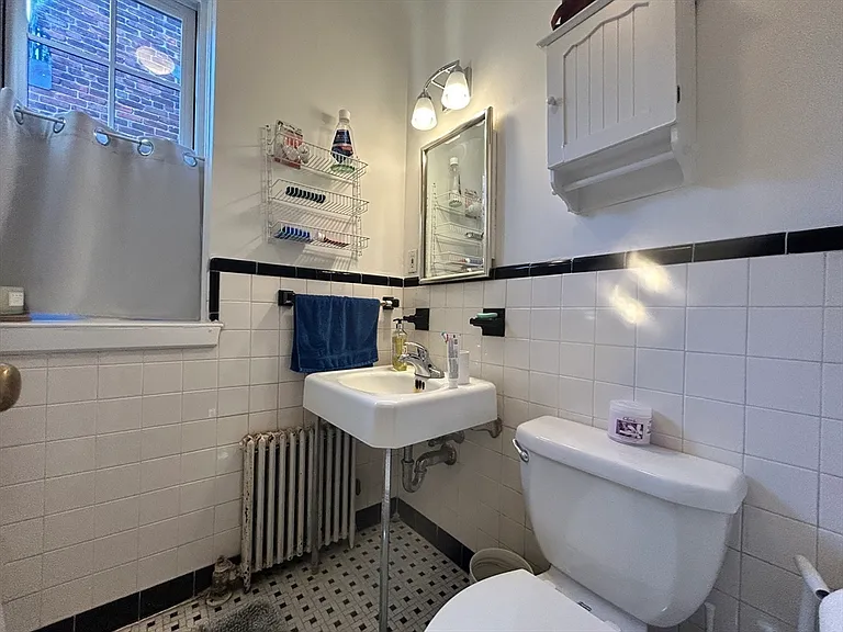 31 Park St #6 — Photo 8