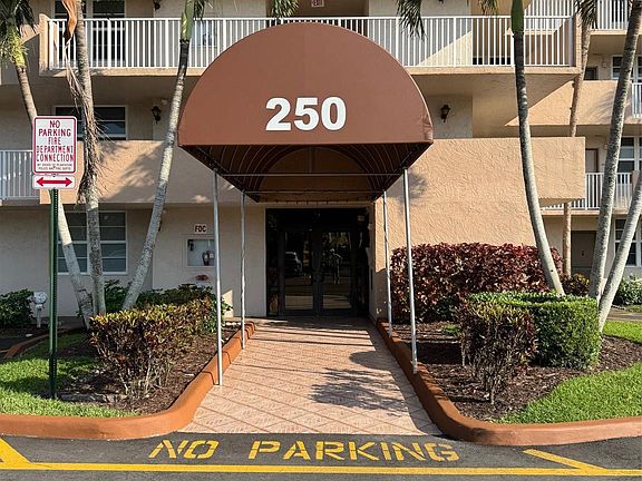 2nd image of 250 Jacaranda Drive #310