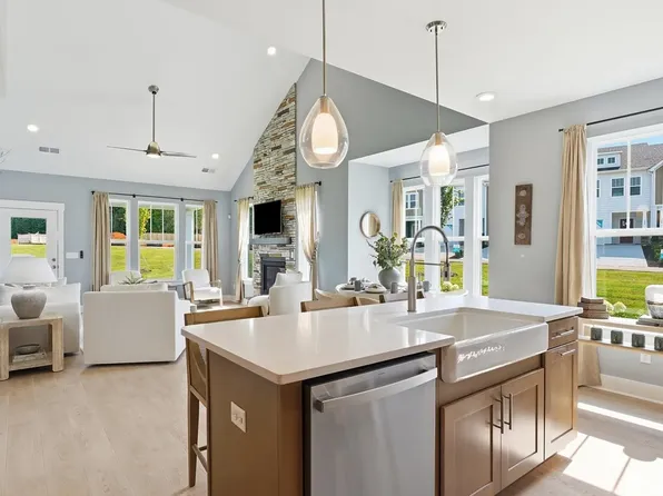 Homes Available Soon, Acorn Glen
