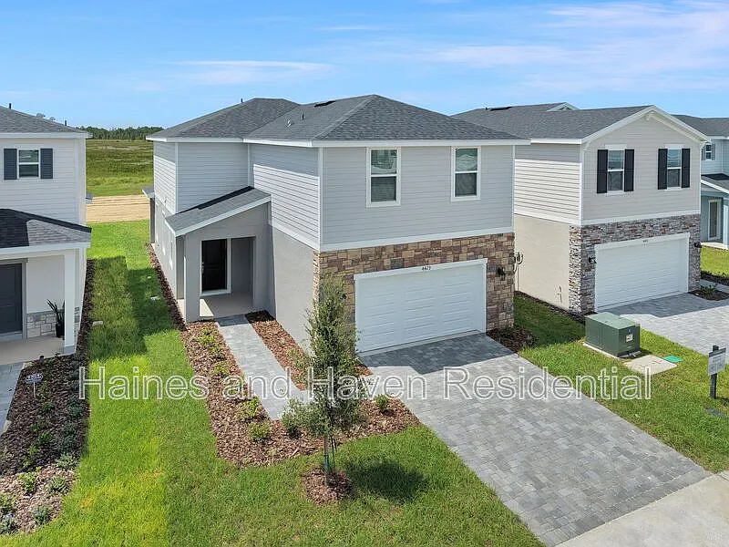 4 bed, 2.5 bath, 2160 sqft, $2,295 — Photo 1