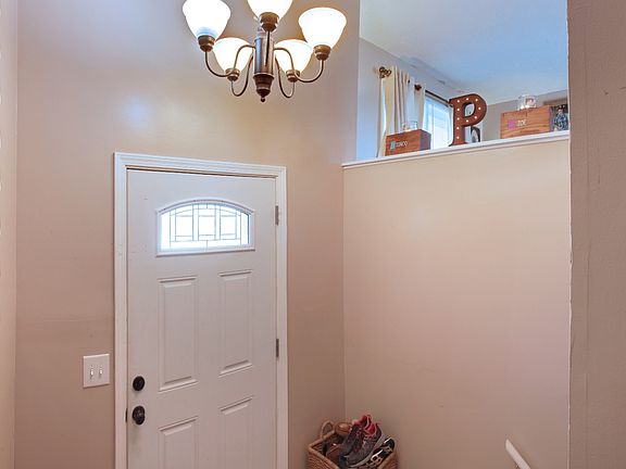 2nd image of 303 Gladys Ave