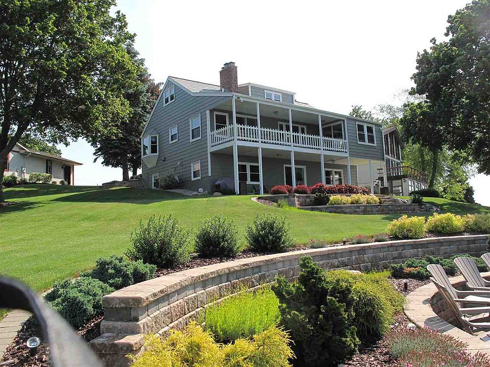 1st image of 211 Bedford Dr