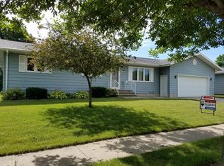 2011 N 30th Ct, Fort Dodge, IA 50501