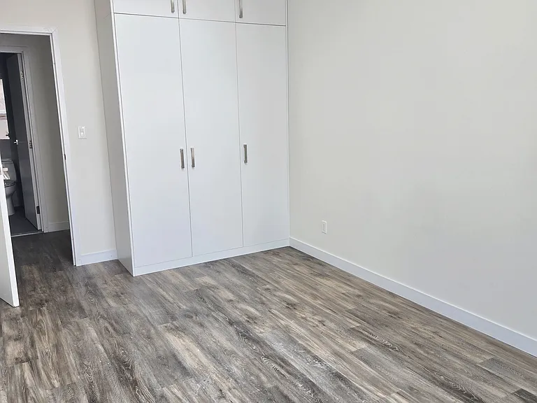 217 Main St #5 — Photo 16