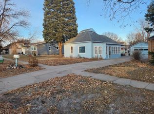 521 Garfield Ave, Grant, NE 69140
