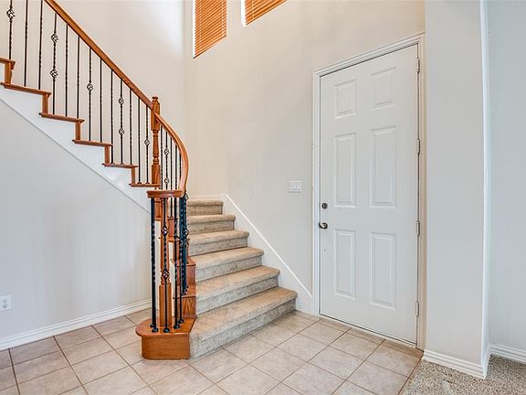 4th image of 1833 Brookview Dr