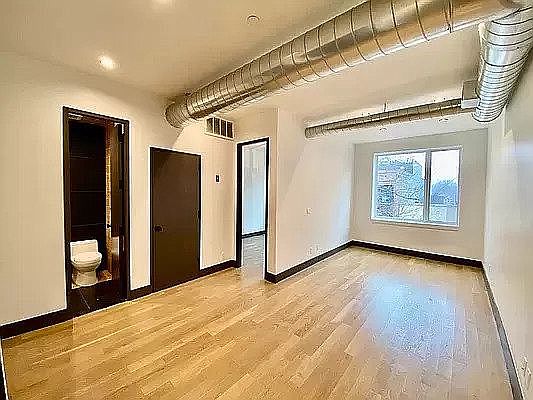 2nd image of 244 Hawthorne St #4A1