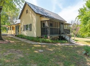 1421 Hendrix St, Altus, AR 72821
