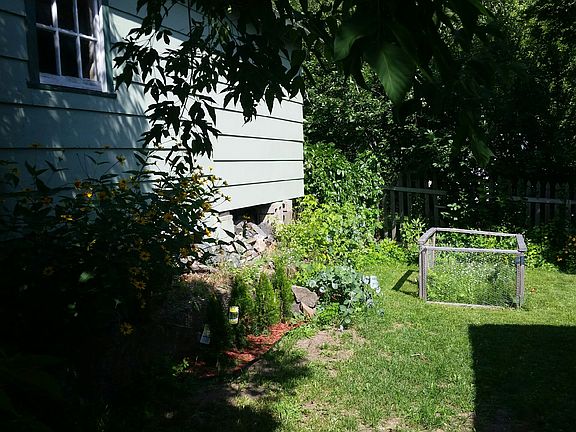 2nd image of 214 N 5th St