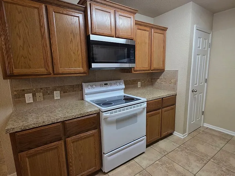 5804B Aquarius Dr — Photo 7