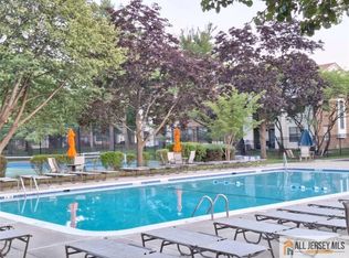 510 Sunshine Ct, Parlin, NJ 08859