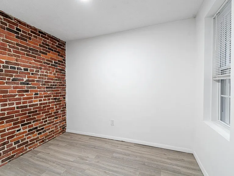 23 Harris St #1 — Photo 8