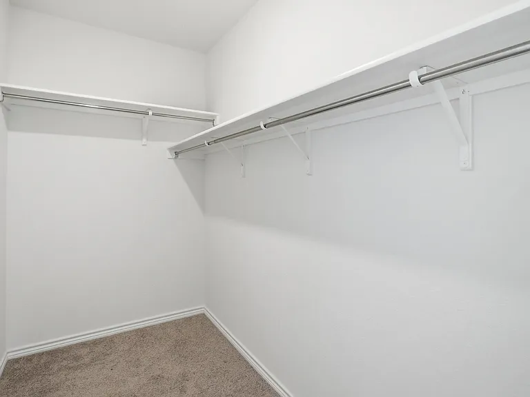 4731 Plaza Ctr — Photo 12