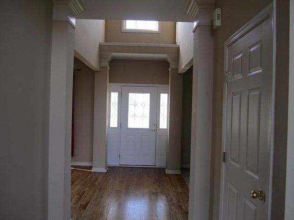 2nd image of 1822 Farmhouse Way